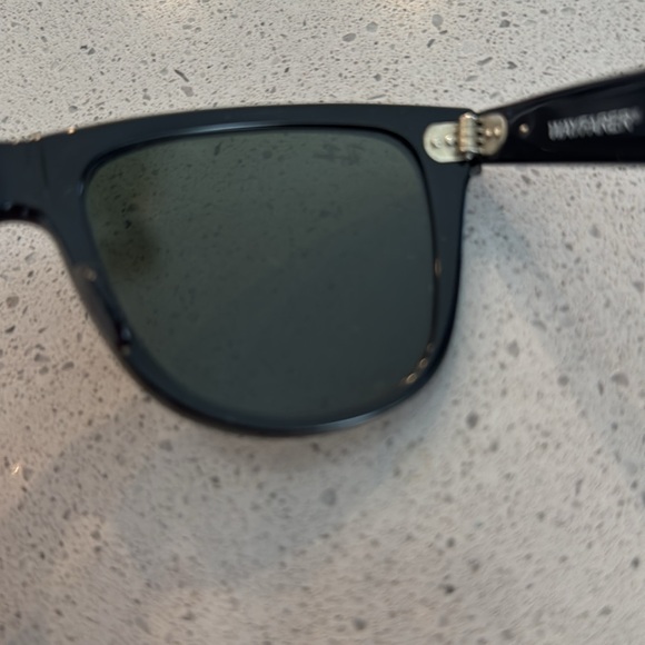 Ray-ban wayfarer sunglasses - Picture 5 of 6